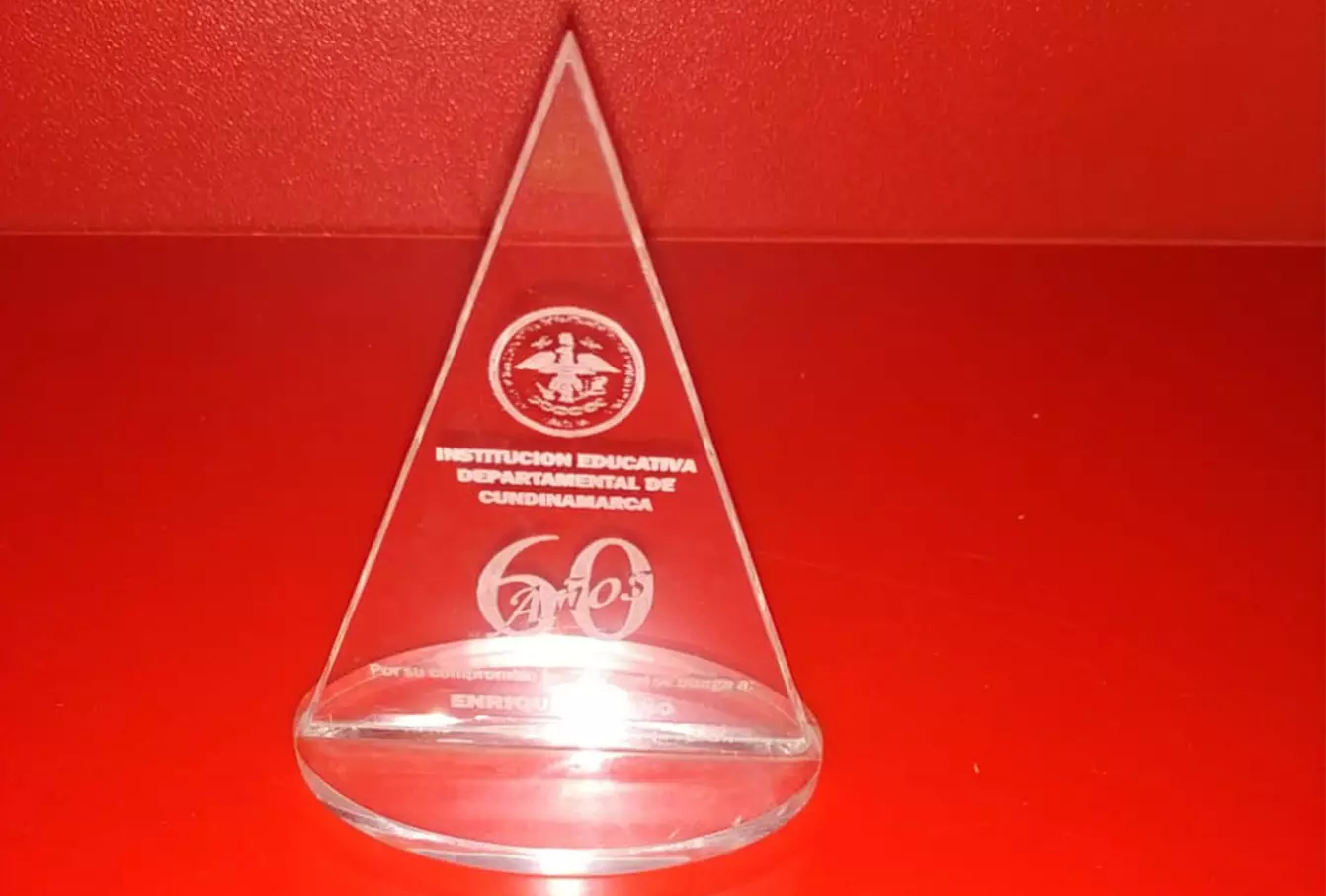 Trofeos y placas conmemorativas